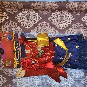 Wonder Woman Halloween costume Size S 4-6  For 4-5 Years NEW, missing one cuff